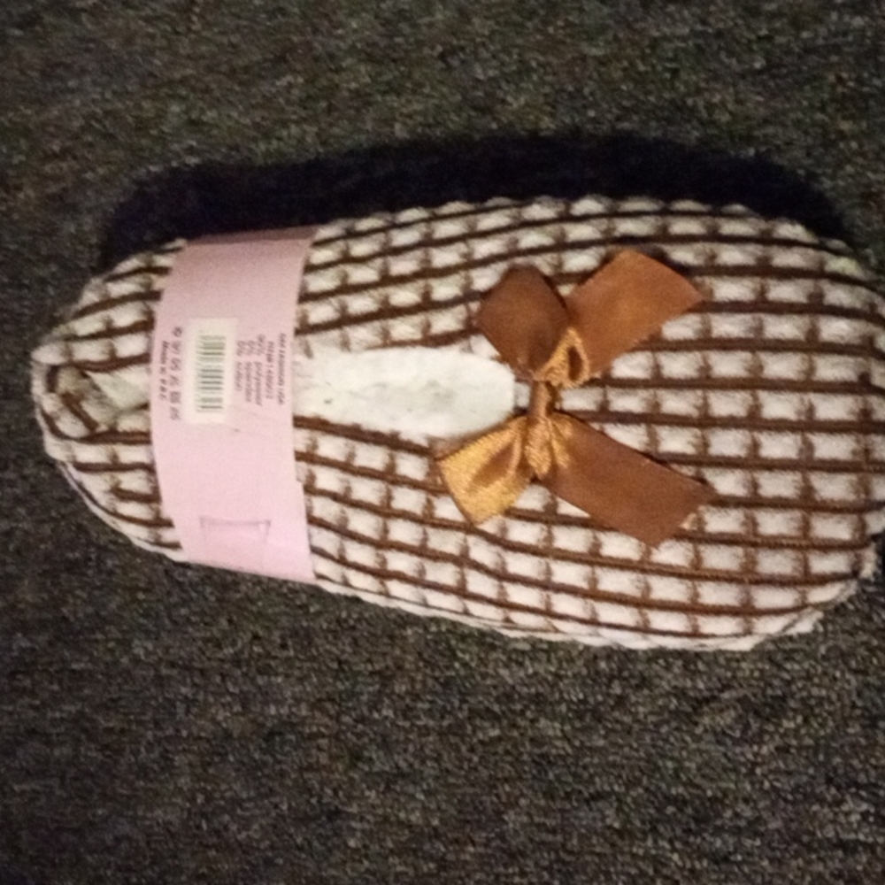 Slippers - Picture 2 of 2